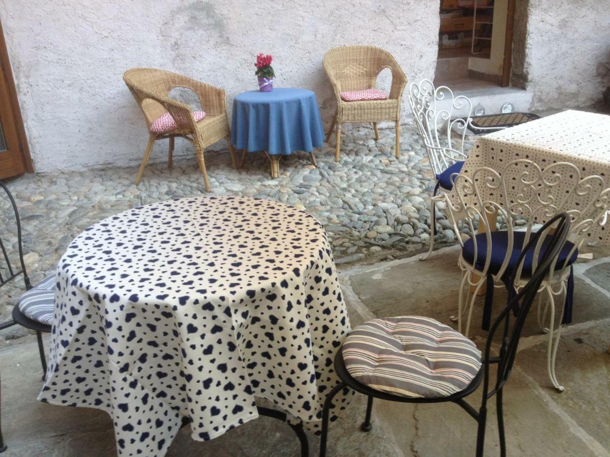 La Tana Del Ghiro Bed & Breakfast Porto Valtravaglia Exterior photo