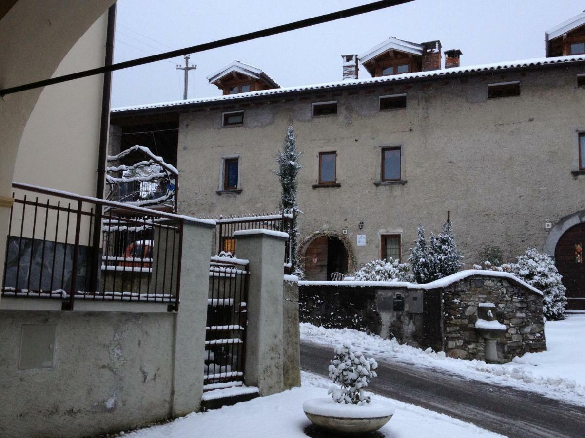 La Tana Del Ghiro Bed & Breakfast Porto Valtravaglia Exterior photo