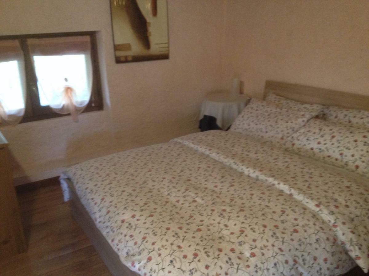 La Tana Del Ghiro Bed & Breakfast Porto Valtravaglia Exterior photo